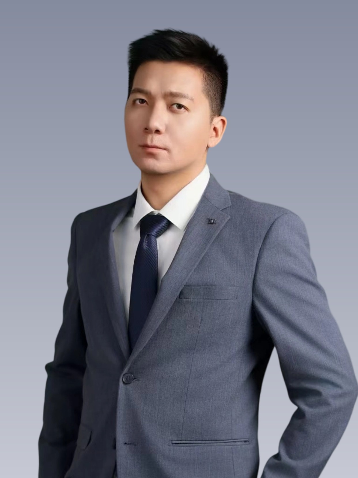 罗炳汶